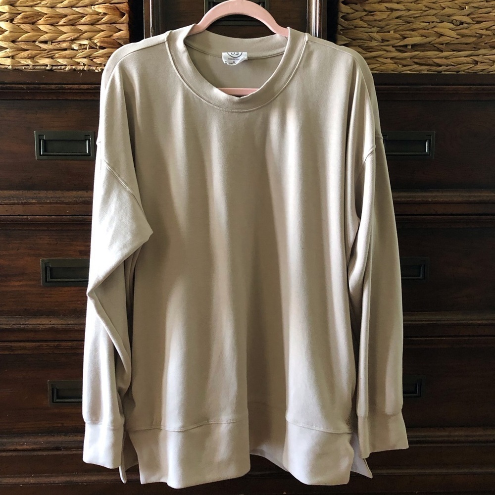 Sage Nude long sleeve athletic sweater with pockets in size XL